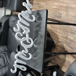 Mr. & Mrs. Dais Sign